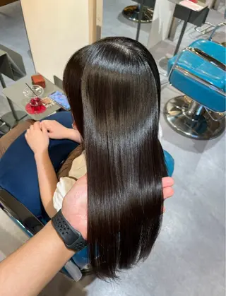 セミロング 必ず笑顔で帰っていた だきます！安田祐貴のヘアスタイル