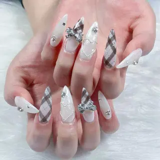 ネイル Hin Hana Nailのネイルデザイン