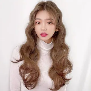 カラー ロング ★学割★韓国× BIZEのヘアスタイル