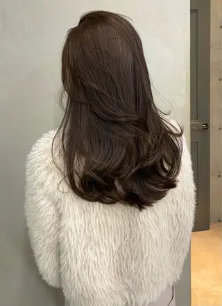 セミロング カラー Saki/レイヤー/ 柔色カラー/顔まわりのヘアスタイル