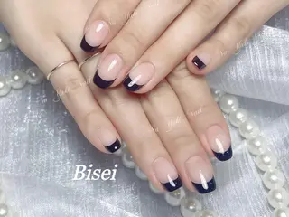 ネイル 🦋 Queenieのネイルデザイン