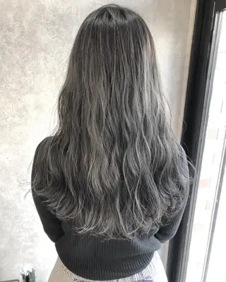ロング カラー 顔周りレイヤーカット ブリーチminamiのヘアスタイル