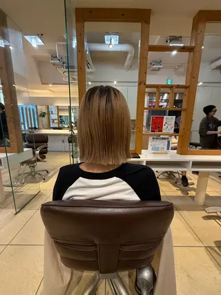ミディアム 青山 光のヘアスタイル
