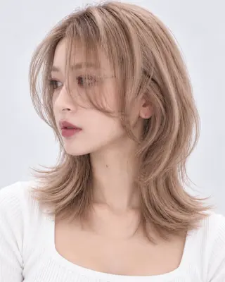 セミロング カラー 久木原 ゆりのヘアスタイル