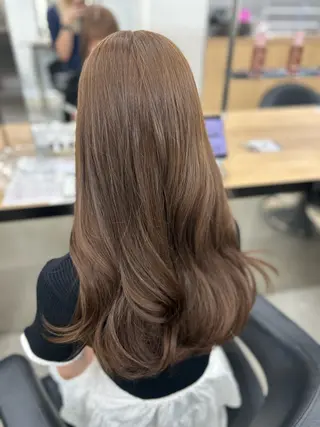 ロング カラー YUKA🤍ベージュ /ミルクティーのヘアスタイル