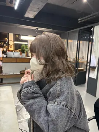 カラー 井上 愛梨のヘアスタイル