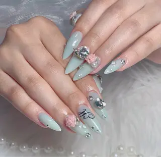 ネイル Lyna 池袋のネイルデザイン