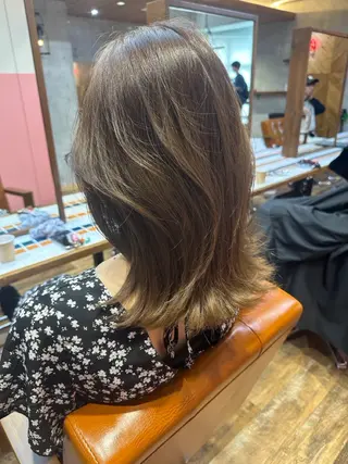 ミディアム カラー 透明感/ブリーチ/ 髪質改善💛miuのヘアスタイル