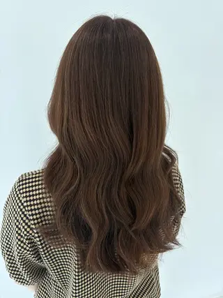 ロング カラー moi Blanc/ Aoyagiのヘアスタイル