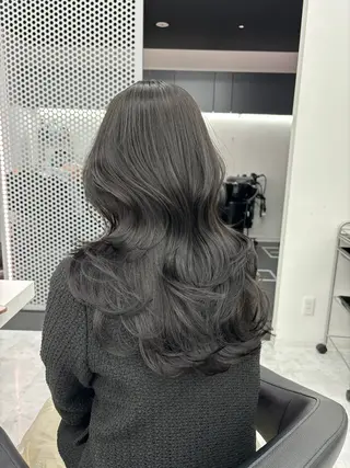 セミロング カラー 抜け感レイヤー︴ ニュアンスカラーのヘアスタイル