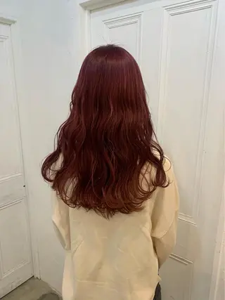 ロング カラー wakana/ 柔らかベージュカラーのヘアスタイル