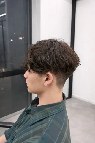 パーマ メンズ ラフなパーマ 石川雄麻のヘアスタイル