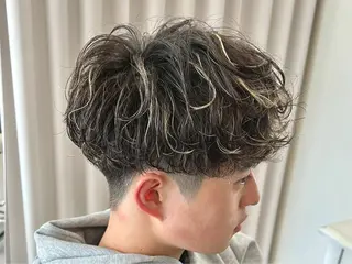 ショート センターパート 韓国ヘア・綾也のヘアスタイル