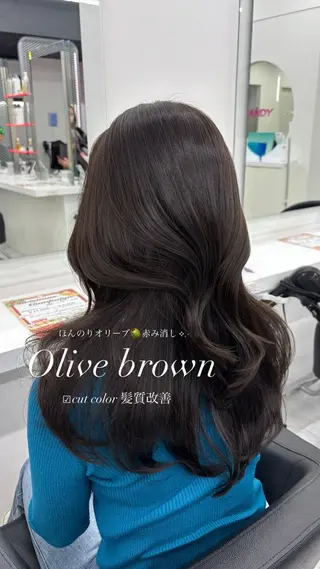 ロング カラー 抜け感レイヤー︴ ニュアンスカラーのヘアスタイル