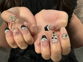 ネイル LAVISH 大和店 emi・:*+のネイルデザイン