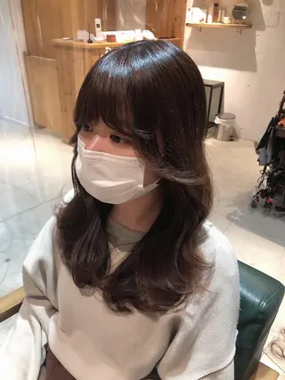 セミロング レイヤーカット 小山 悠のヘアスタイル