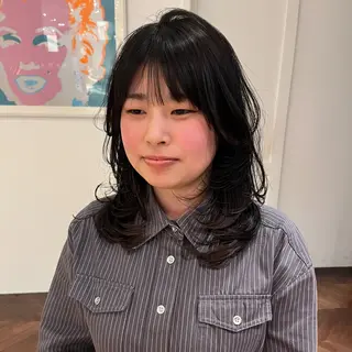 セミロング 宮成 佳歩のヘアスタイル