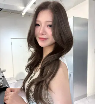 ロング vivie Madokaのヘアスタイル