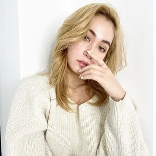 ミディアム カラー レイヤーカット✂️ 艶髪/小田部慎也のヘアスタイル