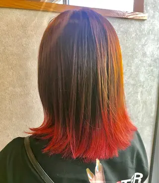 セミロング カラー LACHIC LISAのヘアスタイル