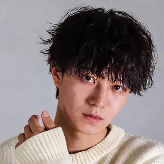 ショート カラー パーマ メンズ 🔥メンズ極🔥韓国 シャドウ/波巻き柿崎のヘアスタイル