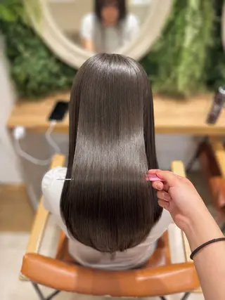 カラー 髪質改善🫧艶カラー 🤍縮毛矯正✨しゅりのヘアスタイル