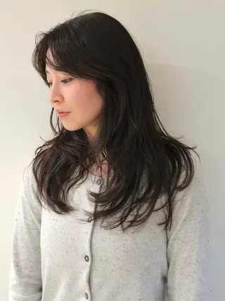 ロング 山下 凪澄のヘアスタイル