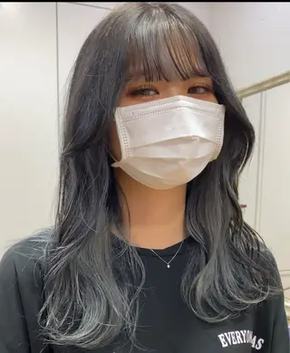 ミディアム カラー 横尾 歩のヘアスタイル