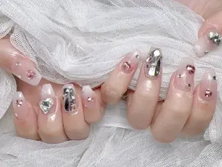 ネイル 🦋 Queenieのネイルデザイン