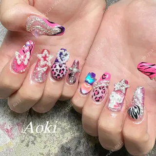 ネイル 🦋 Queenieのネイルデザイン