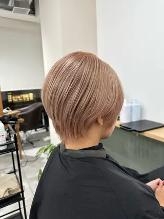 ショート カラー ブリーチなし/レイヤ ー特化🌈Tommyのヘアスタイル
