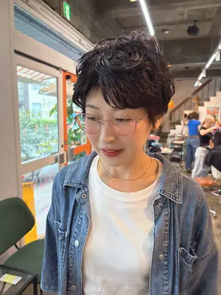 ショート パーマ shiho/レイヤー /透明感カラーのヘアスタイル