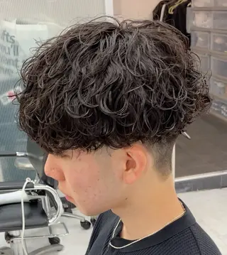 ショート パーマ メンズ 岩城 滉成のヘアスタイル