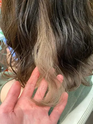 ミディアム ゆぴ☾/推しカラー /ハイトーンのヘアスタイル