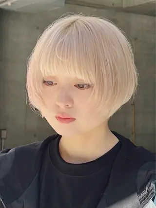 ショート カラー ムラ修正💎 艶髪ハイトーン💎のヘアスタイル