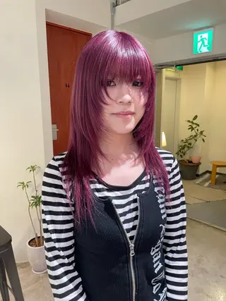 セミロング カラー さと ちはるのヘアスタイル