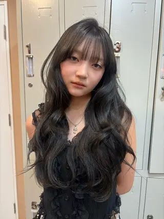 ロング ココロ♩ハイトーン/ 暖色 大名博多のヘアスタイル