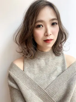 ミディアム カラー Luxbe hakataのヘアスタイル