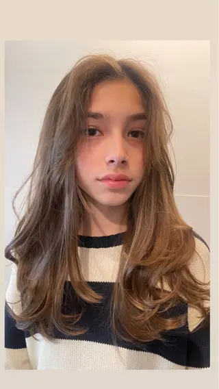 ロング zest kalonのヘアスタイル