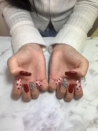 salon UNE LMA見習いスタッフのネイルデザイン