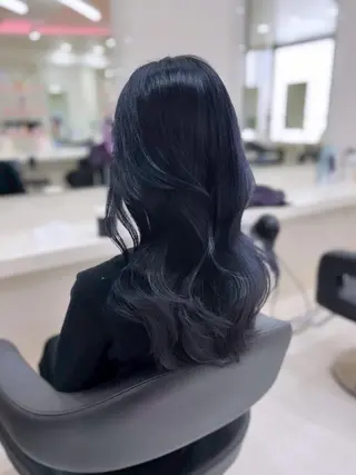 カラー うる艶透明感🫧 /韓国レイヤー🩶のヘアスタイル