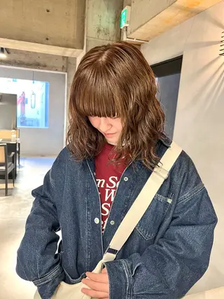 ミディアム カラー 宮川 日菜子のヘアスタイル