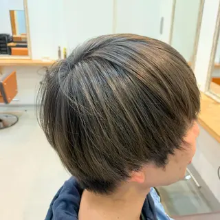 カラー navile原宿 yumaのヘアスタイル
