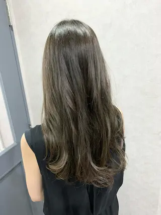 ロング giniro ホソミのヘアスタイル