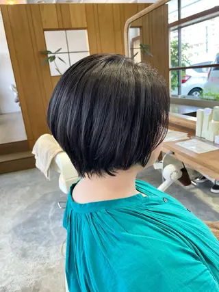 ショート カラー mopa_kaede ナチュラル/レイヤーのヘアスタイル