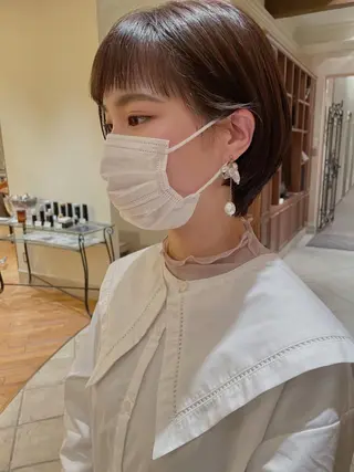 ショート 白髪ぼかしハイライト 脱白髪染めのヘアスタイル