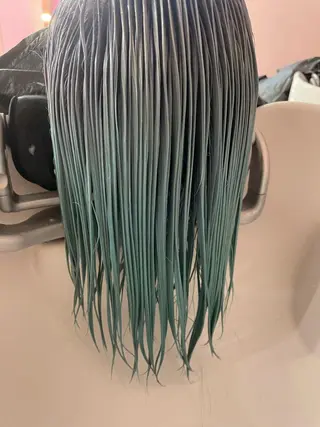 セミロング 町田ブリーチ特化 MANATOのヘアスタイル