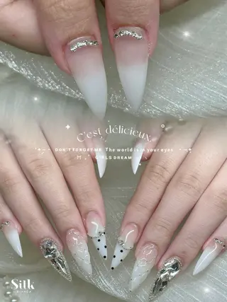ネイル 𝐒𝐢𝐥𝐤 🎀𝐚𝐧𝐧𝐚のネイルデザイン