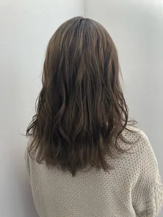 セミロング カラー 白井 つづりのヘアスタイル