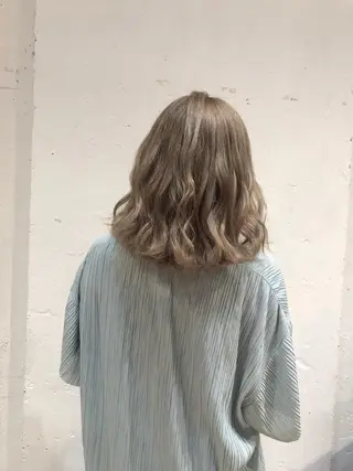 ミディアム カラー 銀座/ハイトーン/ hayaka 🖤のヘアスタイル